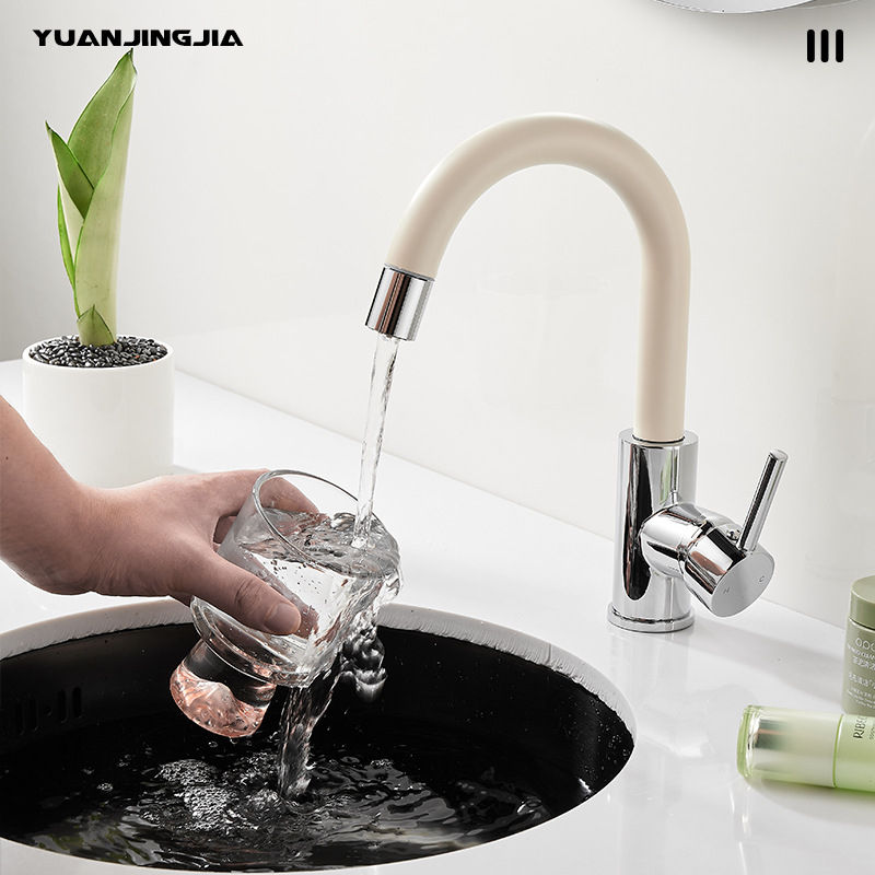 Kuhinjska slavina s izvlačenjem za otok/bar, 304 nehrđajući čelik, keramički disk ventil, radna temperatura 0–60°C, nazivni tlak 0,3–1 MPa