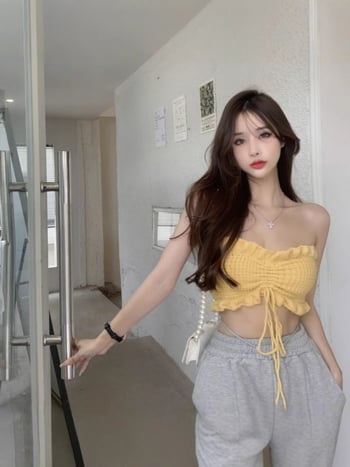 Tube топ за жени - без презрамки, геометричен принт, вискоза (50-70%), тясна кройка, много къс модел (≤40 см) - лято 2025