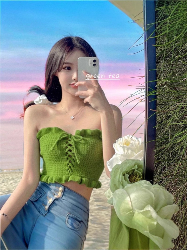 Tube топ за жени - без презрамки, геометричен принт, вискоза (50-70%), тясна кройка, много къс модел (≤40 см) - лято 2025