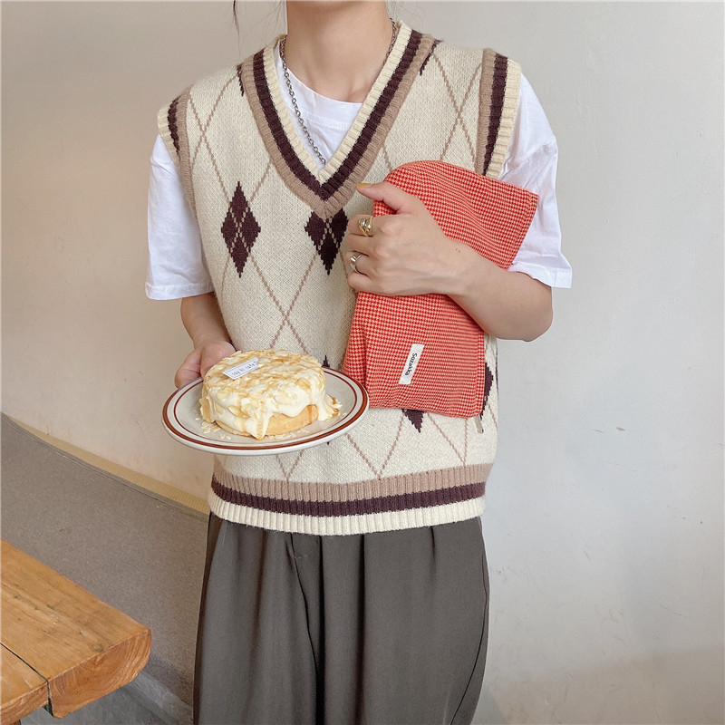 Τσαντάκι μακιγιάζ με μοτίβο ζακάρ καρό, κάθετο τετράγωνο σχήμα, άνοιγμα με φερμουάρ, πολυεστερικό υλικό και επένδυση