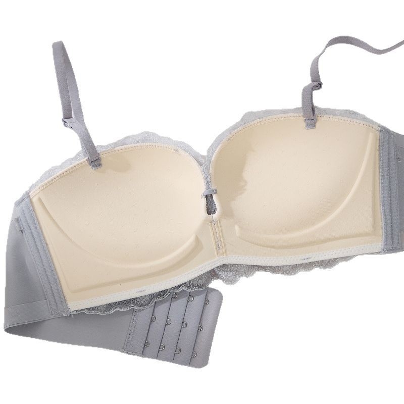 Bezrameni grudnjak s čipkom i push-up, prozračni najlon s podstavom od spandexa, tanke oblikovane košarice, 1/2 cup, odvojive dvostruke naramenice, stražnje kopčanje s tri reda kopči