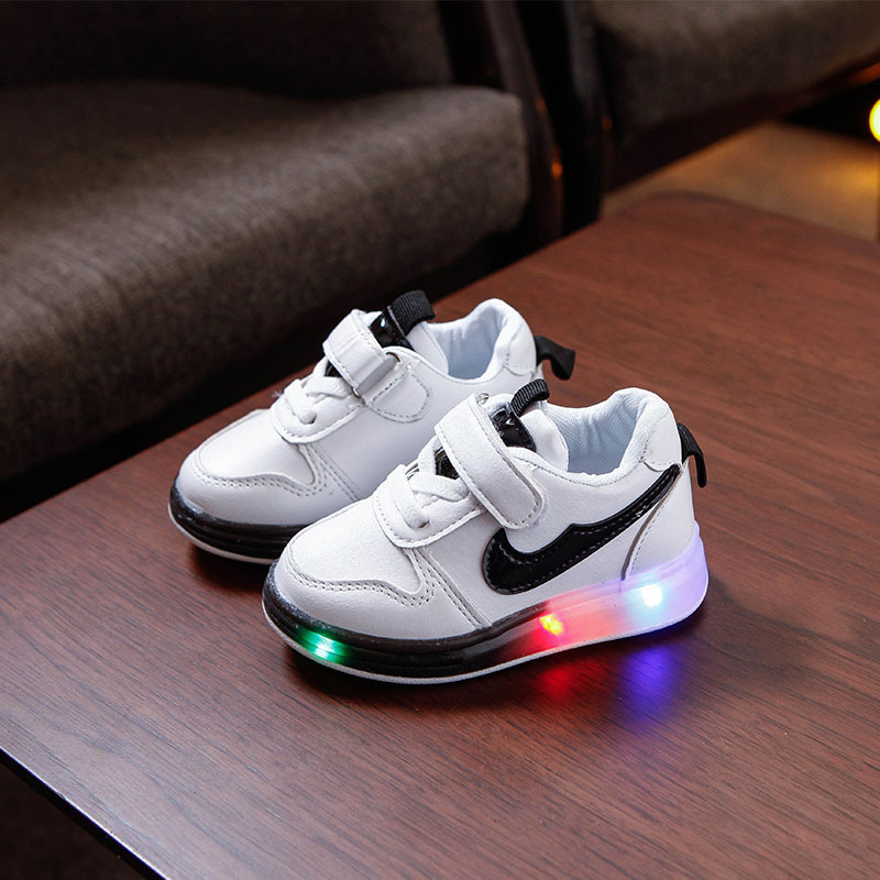 Dječje svjetleće tenisice s LED, prozračan mrežasti gornji dio, niski kroj, gumeni potplat, unisex