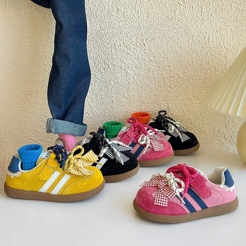Dječje tenisice s Velcro kopčanjem, korejskog stila – unisex, prugasti gornji dio; Gornji materijal: Super Fiber; Zatvarač: Velcro; Potplat: guma; Sezona: proljeće–jesen