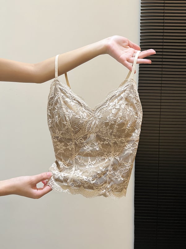 Дантелен потник с V-образно деколте и елегантен гръб, тясна кройка, полиестер