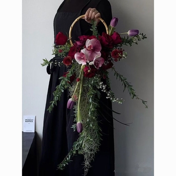 Menyasszonyi csokor kaszkádos vízeséses stílusban, orchideákkal és tulipánokkal, esküvői fotózáshoz, DIY