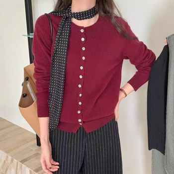 Женски кардиган в корейски стил, свободна кройка, вълнен трикотаж 95%+, кръгло деколте, дълги ръкави, асиметрична планка с копчета, есен 2025