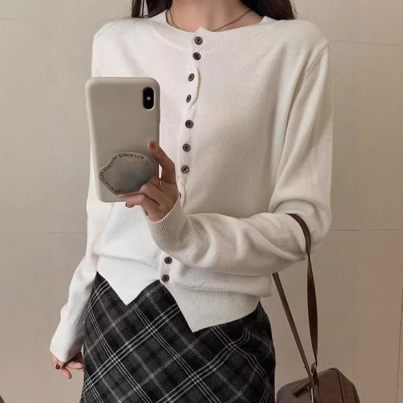 Женски кардиган в корейски стил, свободна кройка, вълнен трикотаж 95%+, кръгло деколте, дълги ръкави, асиметрична планка с копчета, есен 2025