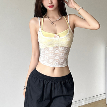 Двучастков дамски комплект: мрежеста халтер топ и wrap горнище, полиестер 90–95%, къс силует, уличен стил, лято 2024