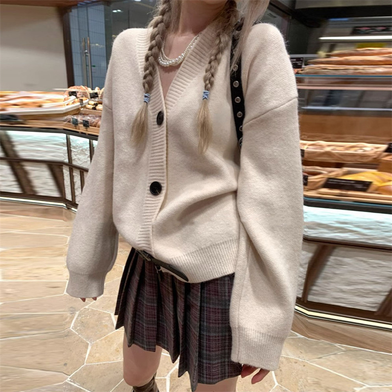 Női kötött kardigán V-nyakkal, laza szabás, cashmere-keverék nylon/acril, hosszú ujjak, zárás egy gombbal, ősz 2024