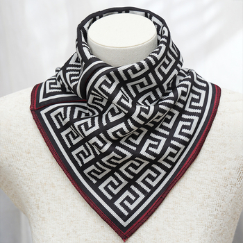 Trokutasti šal od poliestera, pleteni twill, topao za jesen, svestran i elegantan stil