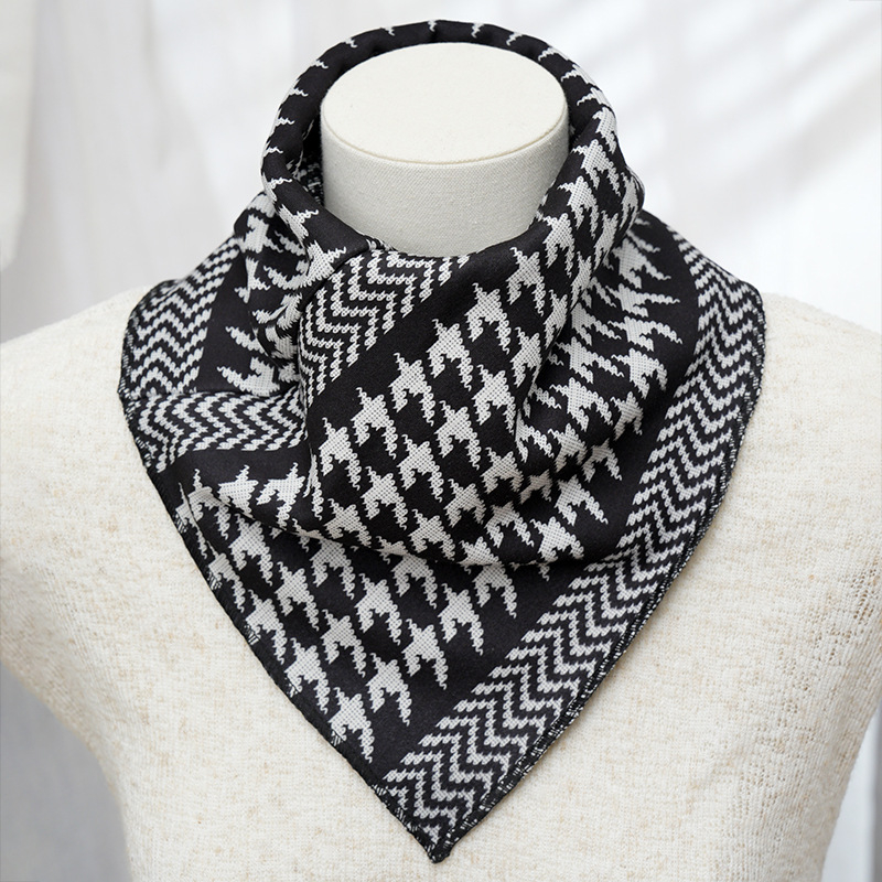 Trokutasti šal od poliestera, pleteni twill, topao za jesen, svestran i elegantan stil