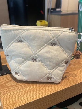 Mindennapi táska nagy kapacitással, quilted dizájn és virágos hímzés; Anyag: pamut, Belső: poliészter, Stílus: Minimalist Quiet Luxury, Szezon: 2024 téli