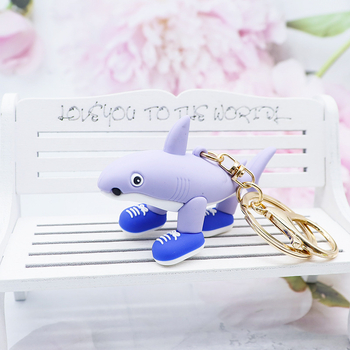 Ключодържател – пластмасов, модерен арт стил; подходящ за подарък на сватби, рождени дни, завършвания и пътни сувенири