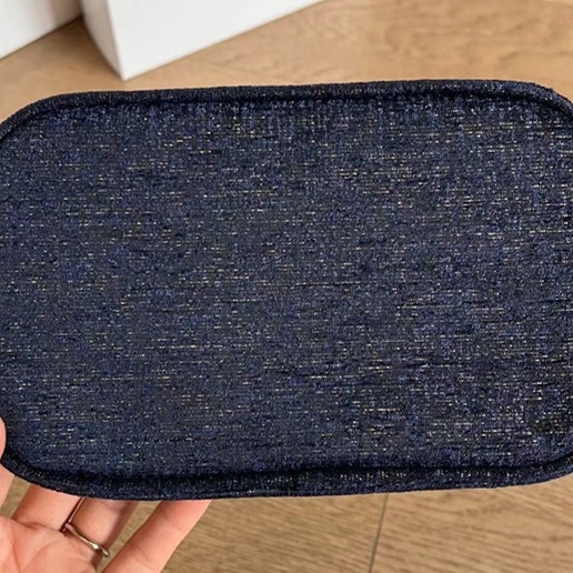 Smink- és tároló táska átalakítható láncos pánttal, nylon anyag, nylon bélés, mintázat betűk, márka Yuzhixing leather goods, kopásálló, tárolásra