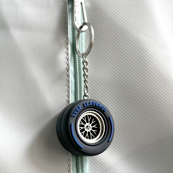 Ключодържател с форма на гума, мек каучук, модерен минималистичен автомобилен аксесоар (готов за подарък)