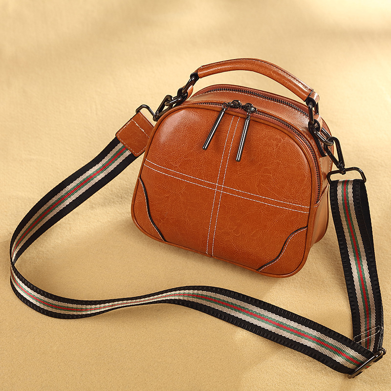 Ženska torbica za rame od prave kože, mali kvadratni dizajn, zatvarač, unutarnja džep s zatvaračem i džep za mobitel