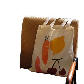 Geantă Tote pentru călătorii de relaxare, poliester, design cu căpșuni și morcovi, formă scoică, deschidere deschisă