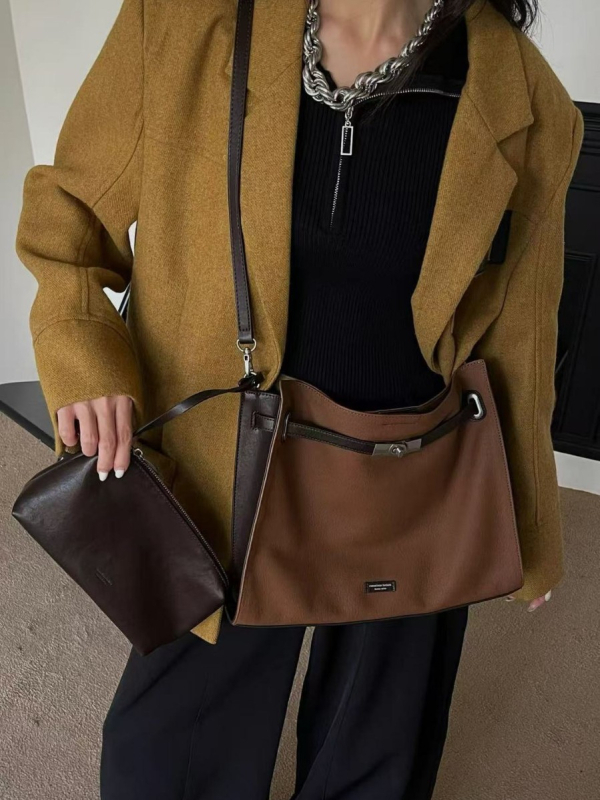 Tote torba od prave kože, ulični stil, oblik kanta, magnetsko zatvaranje, laminirani džep sa zatvaračem i poliester podstava