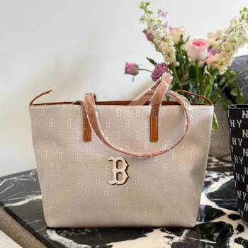 Platnena tote torba, mladi kampus stil, izšivana, vodoravni kvadratni oblik, magnetska kopča