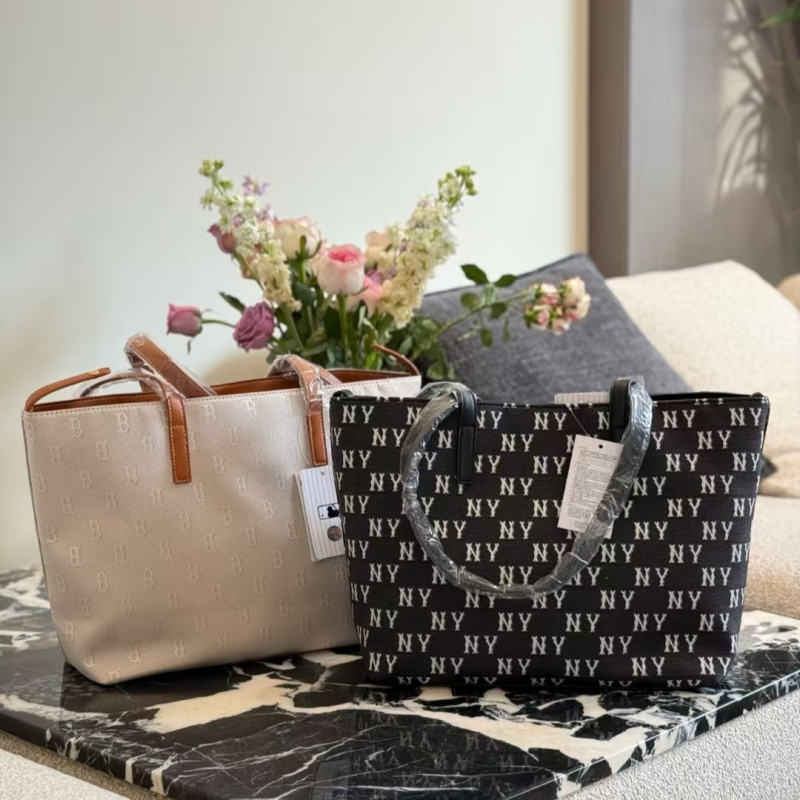 Platnena tote torba, mladi kampus stil, izšivana, vodoravni kvadratni oblik, magnetska kopča