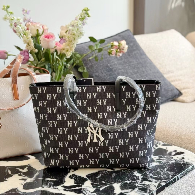 Platnena tote torba, mladi kampus stil, izšivana, vodoravni kvadratni oblik, magnetska kopča