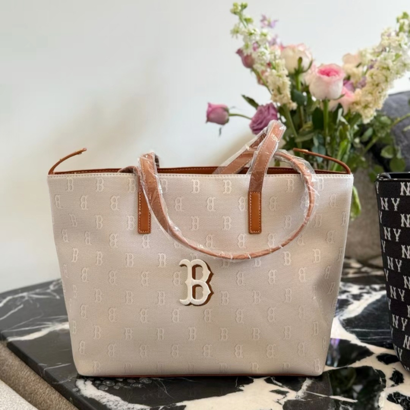 Platnena tote torba, mladi kampus stil, izšivana, vodoravni kvadratni oblik, magnetska kopča