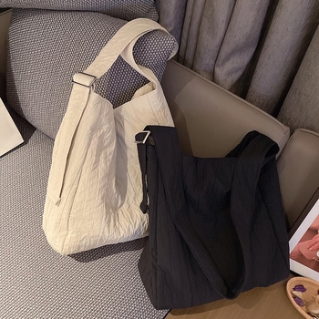 Ženska crossbody torba u urbanom minimalističkom stilu, Oxford tkanina, velik kapacitet, vertikalni kvadratni oblik, magnetsko zatvaranje