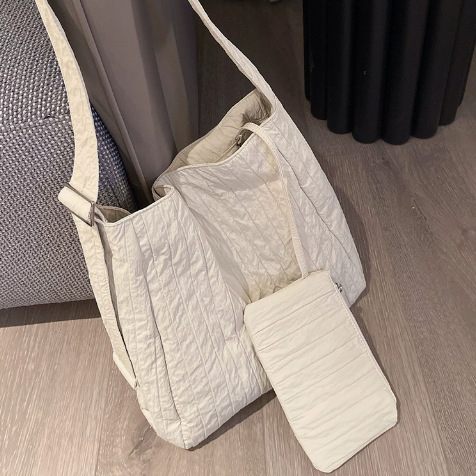 Ženska crossbody torba u urbanom minimalističkom stilu, Oxford tkanina, velik kapacitet, vertikalni kvadratni oblik, magnetsko zatvaranje