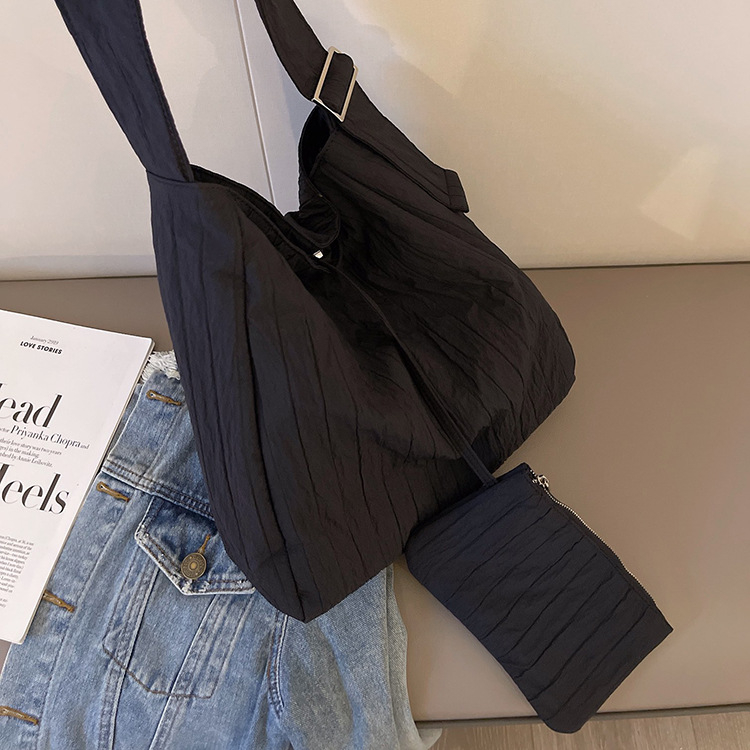 Ženska crossbody torba u urbanom minimalističkom stilu, Oxford tkanina, velik kapacitet, vertikalni kvadratni oblik, magnetsko zatvaranje