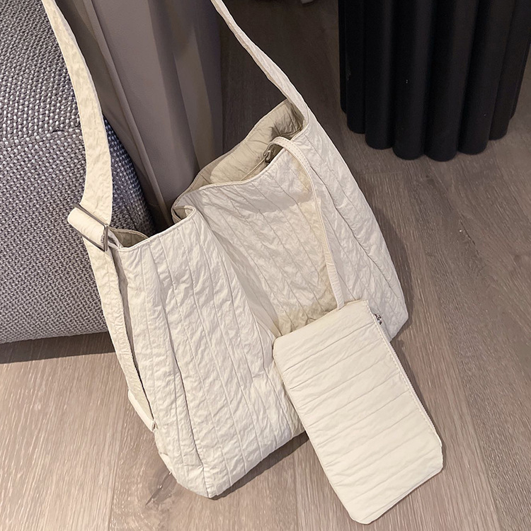 Ženska crossbody torba u urbanom minimalističkom stilu, Oxford tkanina, velik kapacitet, vertikalni kvadratni oblik, magnetsko zatvaranje
