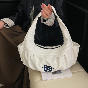 Crossbody torba - plisirana PU, gradska jednostavnost, underarm stil; dumpling oblik; zatvaranje na zip; unutarnja džep s zipom i džep za mobitel; jedna naramenica