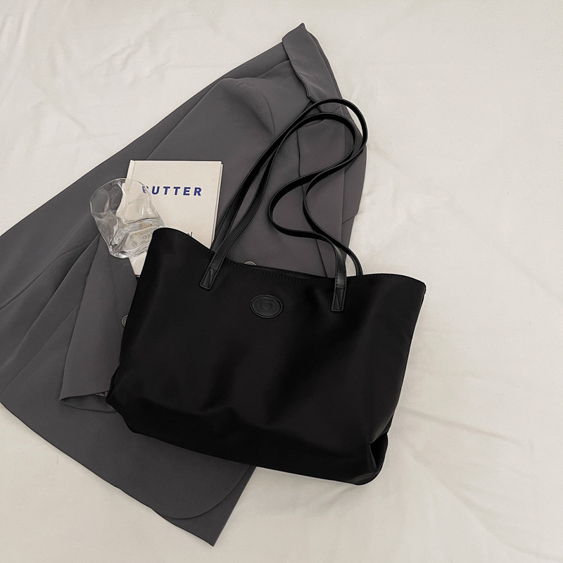 Torba za ramena u bucket stilu, od Oxford platna, velika kapaciteta (zip zatvarač; džep za telefon)