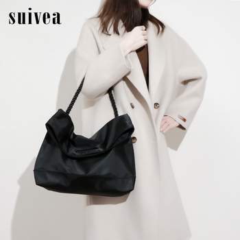 Τσαντάκι μασχάλης από Oxford ύφασμα, οριζόντιο τετράγωνο σχήμα, μαγνητικό κούμπωμα, εσωτερική τσέπη με φερμουάρ