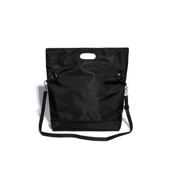 Τσαντάκι μασχάλης από Oxford ύφασμα, οριζόντιο τετράγωνο σχήμα, μαγνητικό κούμπωμα, εσωτερική τσέπη με φερμουάρ