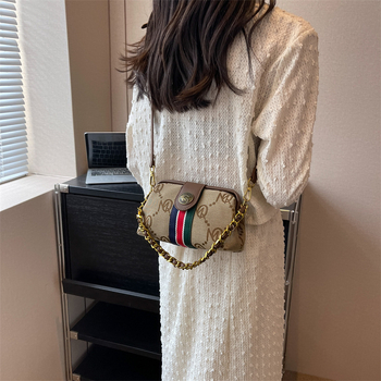 Τσάντα χιαστί – PU υλικό, οριζόντια τετράγωνης μορφής, με μία ιμάνκα, φερμουάρ για το άνοιγμα, επένδυση πολυεστέρα; αστικός μινιμαλισμός