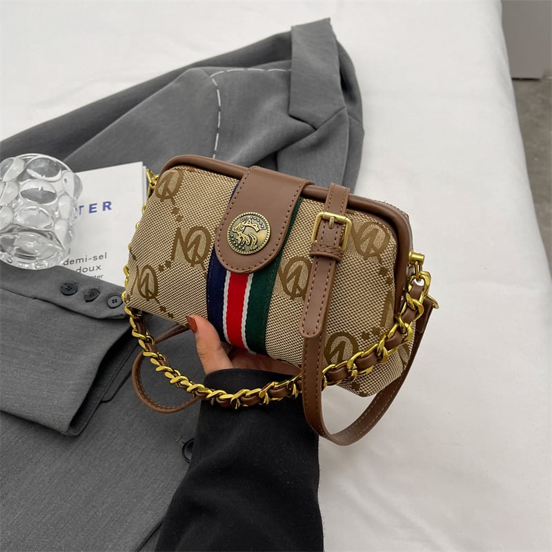 Τσάντα χιαστί – PU υλικό, οριζόντια τετράγωνης μορφής, με μία ιμάνκα, φερμουάρ για το άνοιγμα, επένδυση πολυεστέρα; αστικός μινιμαλισμός