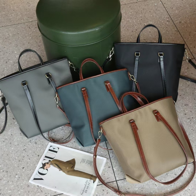 Tote torba od Oxford materijala, gradska jednostavnost, podstava od poliestera i pamuka, horizontalni kvadratni oblik, zatvarač, unutarnji džepovi za laptop i telefon