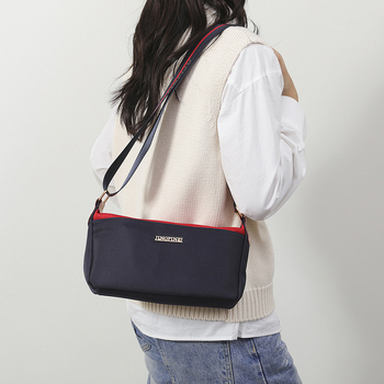 Unisex τσάντα ώμου με ύφασμα Oxford, σχήμα μαξιλαριού, κλείσιμο με φερμουάρ, τσέπη για κινητό