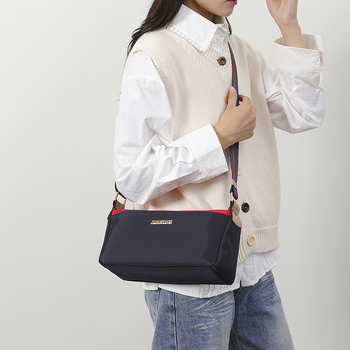 Unisex τσάντα ώμου με ύφασμα Oxford, σχήμα μαξιλαριού, κλείσιμο με φερμουάρ, τσέπη για κινητό