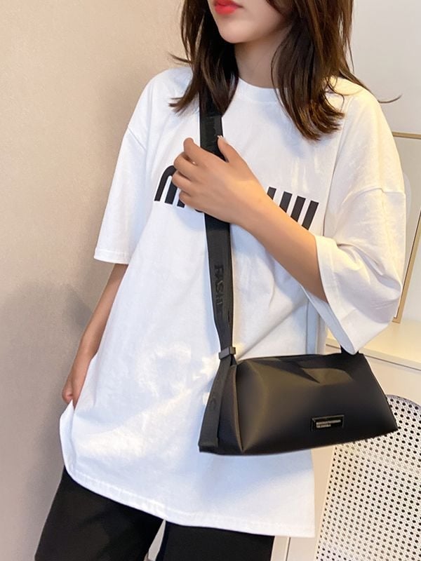 Τσάντα crossbody από Oxford ύφασμα με σχήμα μαξιλαριού - street-trend στυλ, κλείσιμο με φερμουάρ, εσωτερικό με θήκη φερμουάρ και θήκη κινητού