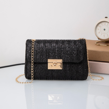 Crossbody torba od PVC-a, lančani remen, magnetska kopča, vodoravan četvrtast oblik, ljetna verzija 2024