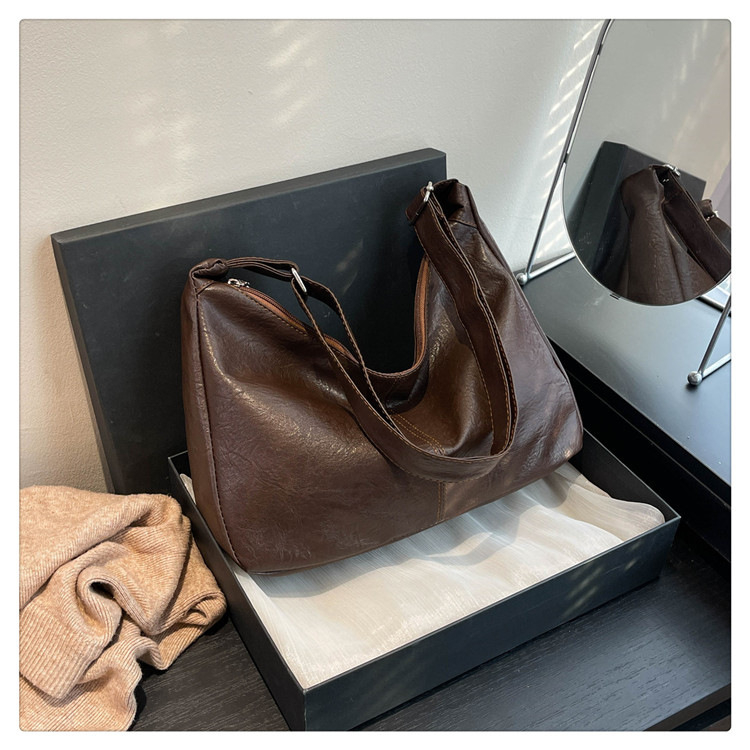 Crossbody torba s horizontalnim kvadratnim oblikom, zatvarač, skriveni unutarnji džep sa zatvaračem, Oxford materijal, podstava od poliestera