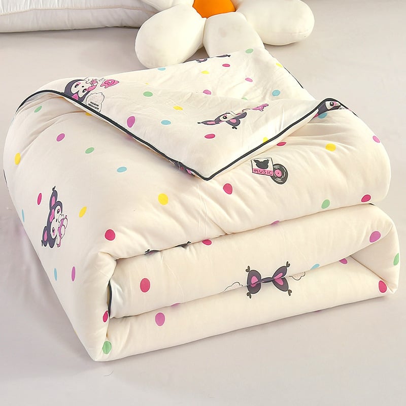 Детска завивка: плетен памук, пълнеж от соево влакно, тегло 1.5-2 кг, твил тъкане и quilt шевове, подходяща за всички сезони