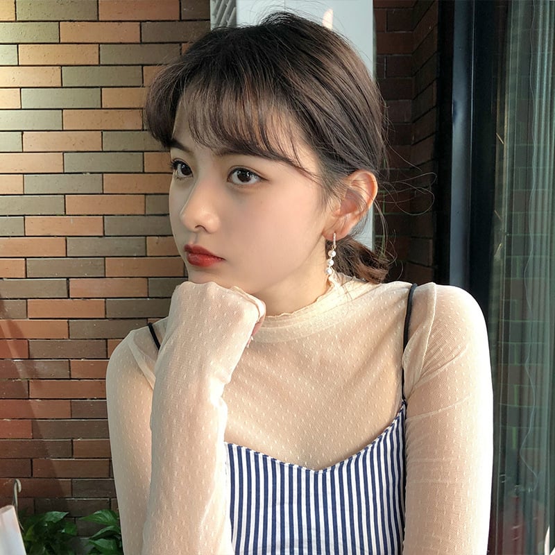 Női hosszú ujjú háló felső csipés belsővel, kerek nyakú, poliészter 95%+, pulóver stílus, szabálytalan szabás, hossz 65–80 cm