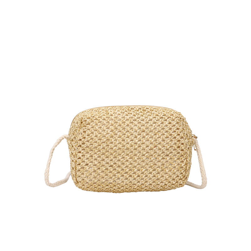 Ručno tkana crossbody torba, kvadratnog oblika, zatvarač, jedna naramenica, unutarnji džep za telefon (Materijal: ručno tkana; Oblik: kvadratni; Zatvaranje: zatvarač; Remen: jedan; Unutarnji džep za telefon)