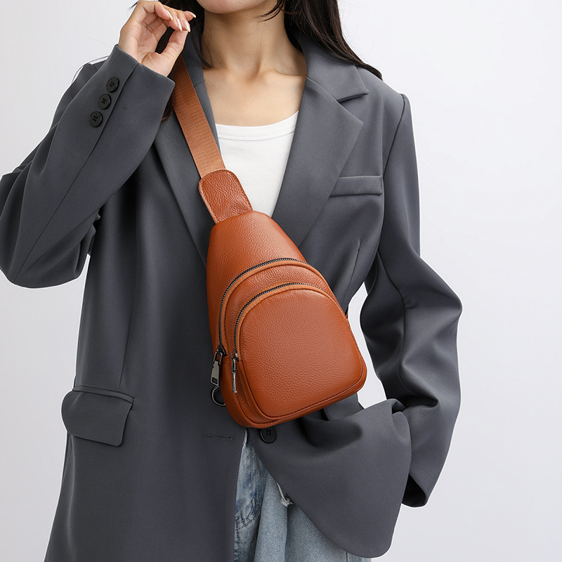 Ženska torbica preko ramena od prave kože, prvi sloj goveđe kože, zatvarač, poliester podstava, jesen 2025