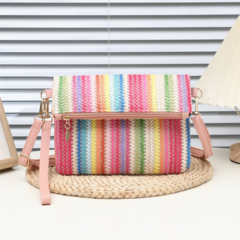 Geantă din material textil cu curea în lanț, stil urban minimalist (formă: orizontală pătrată; închidere: fermoar; buzunar pentru telefon; căptușeală: poliester)