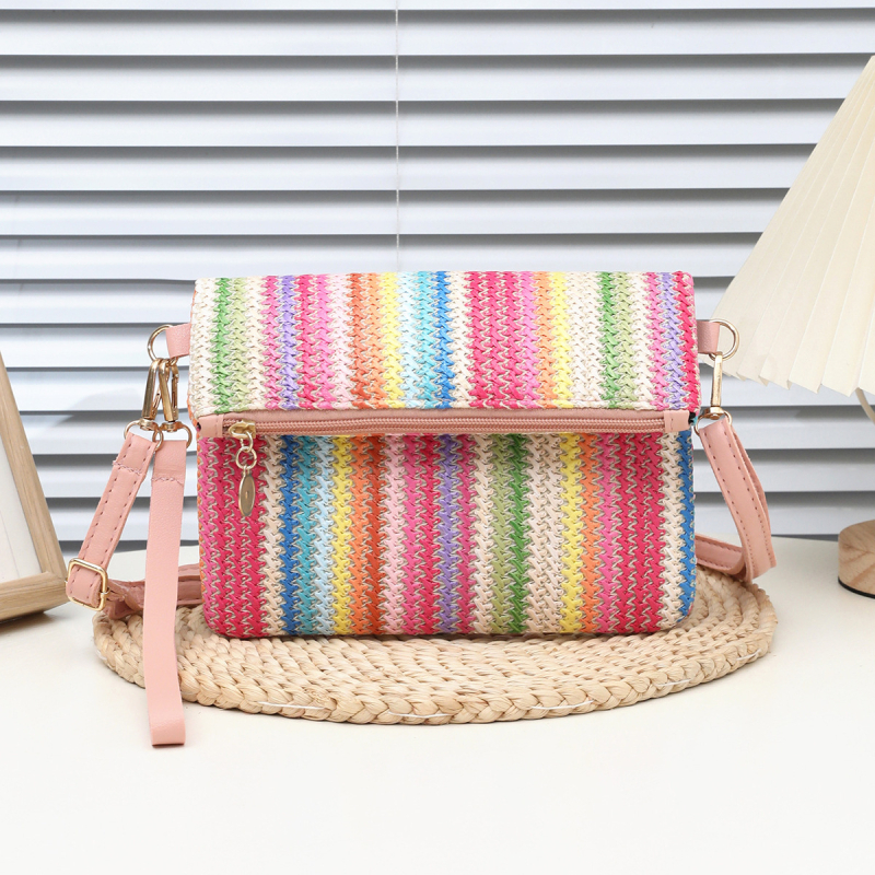 Geantă din material textil cu curea în lanț, stil urban minimalist (formă: orizontală pătrată; închidere: fermoar; buzunar pentru telefon; căptușeală: poliester)