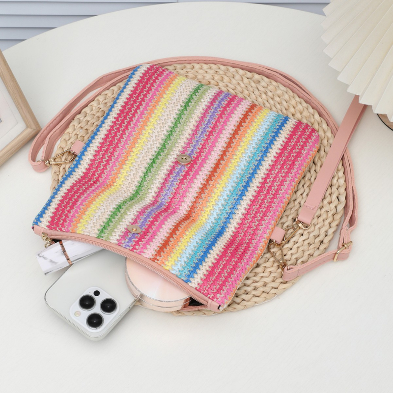 Geantă din material textil cu curea în lanț, stil urban minimalist (formă: orizontală pătrată; închidere: fermoar; buzunar pentru telefon; căptușeală: poliester)