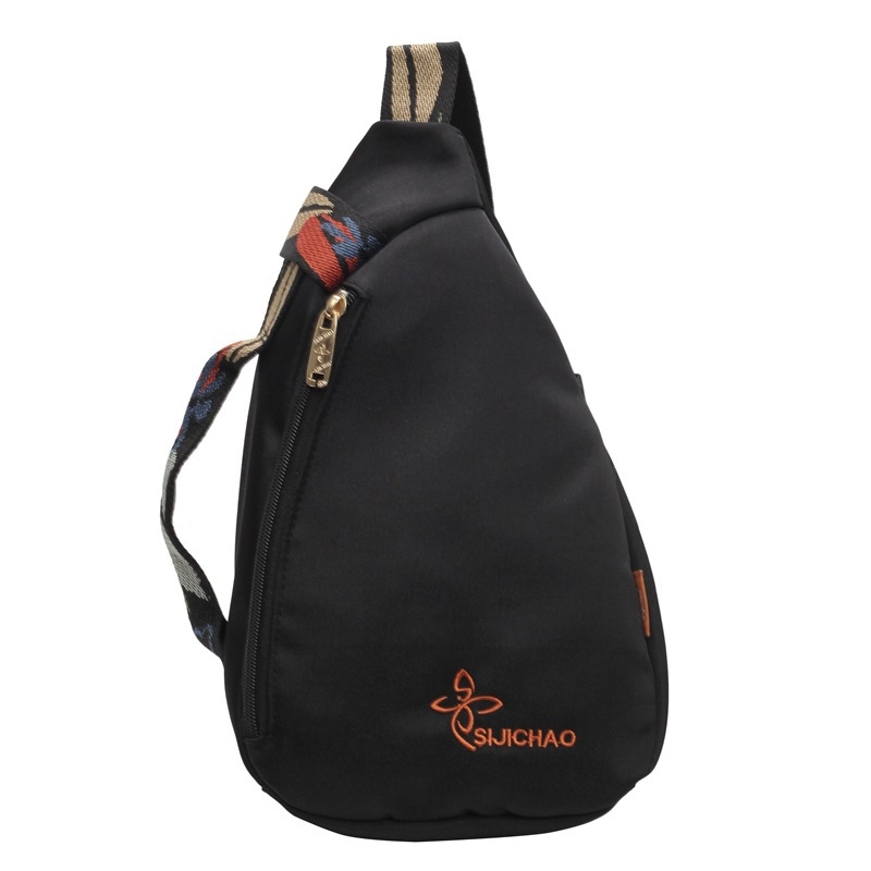 Casual urbana crossbody torba, platnena konstrukcija, zatvaranje na zip, poliester podstava, unutarnja struktura ID torba, proljetno izdanje 2024